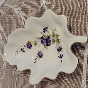Lefton China Vintage Leaf-shaped Trinket Dish